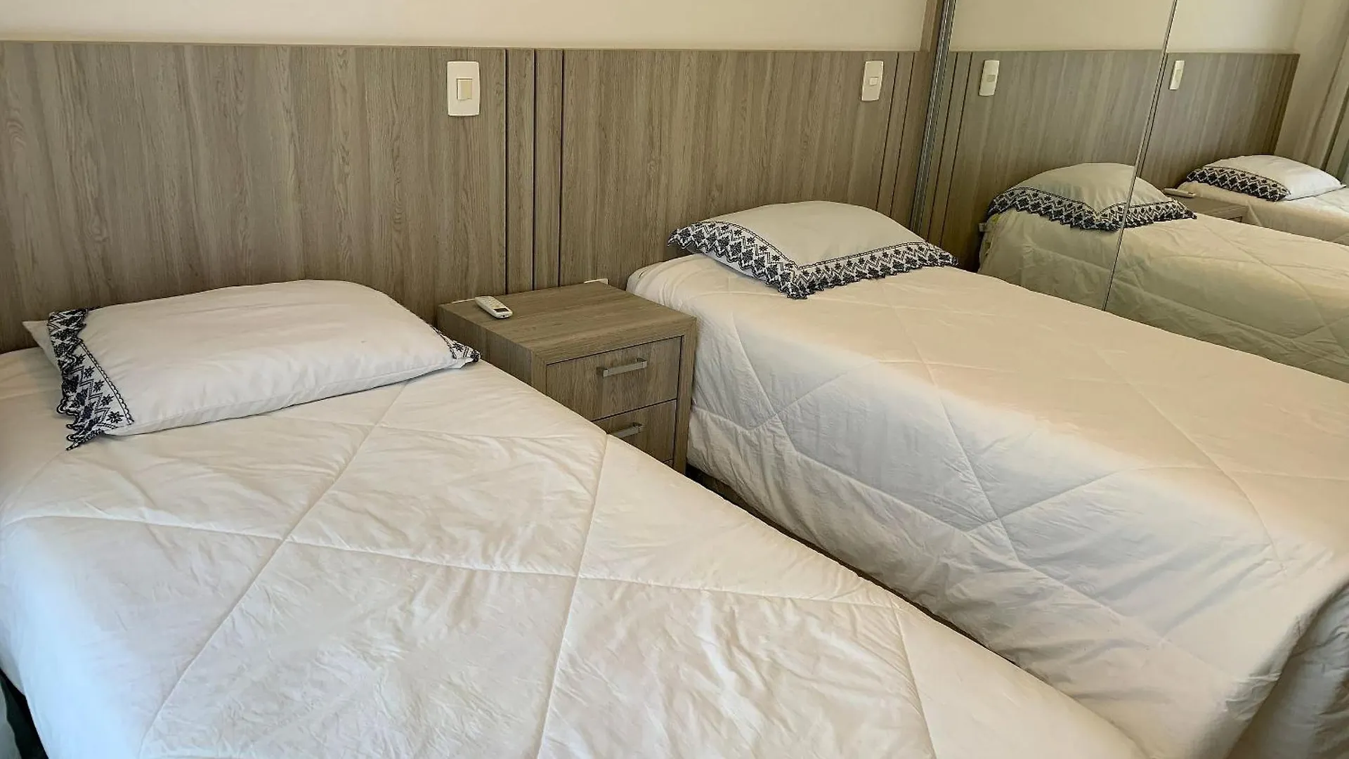Residencial Casapraiadalagoinha Bombinhas 0*,